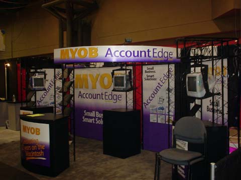myob-mwnyc-2001.jpg: MYOB's booth at Macworld New York 2001